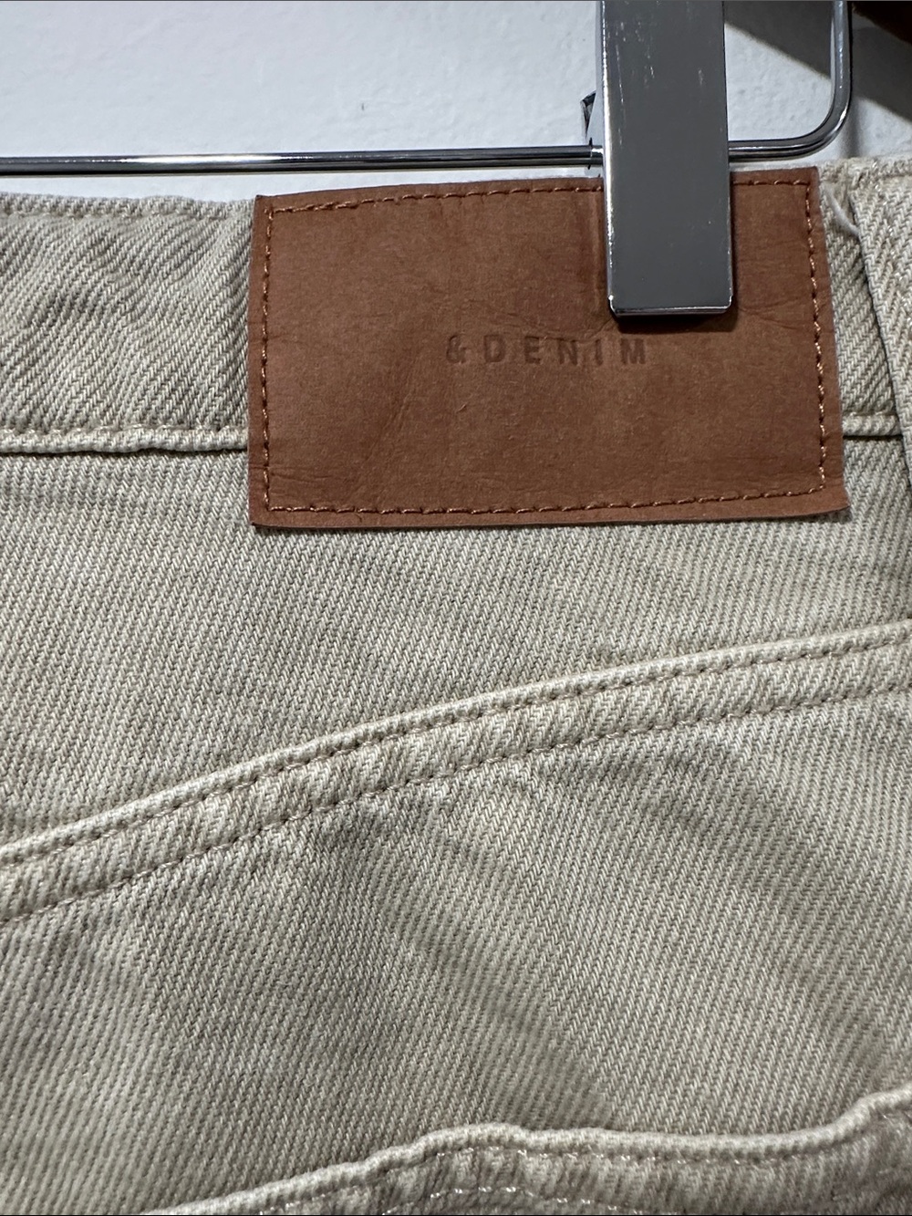 &Denim Ultra High-Waist Wide-Leg Jeans in Light Khaki 494 - Picture 5 of 7